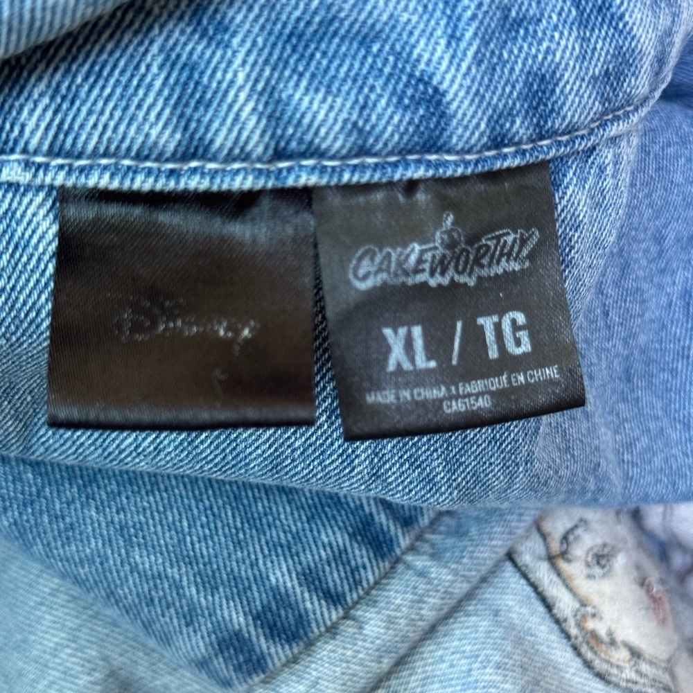 Vintage 90’s  Disney Royalty Denim Jacket with Princess Design size XL - Picture 14 of 15